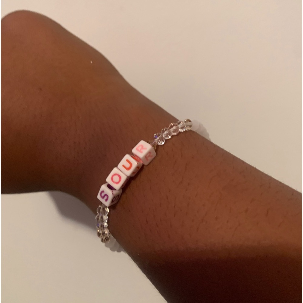 Olivia rogdrigo sour  bracelet